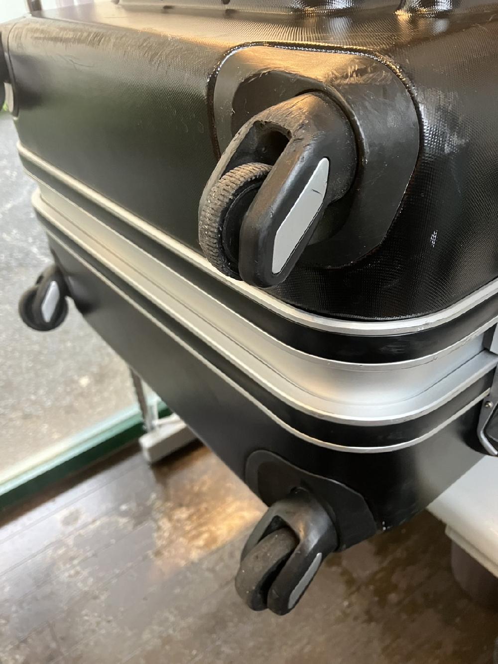 スーツケースシングルキャスター交換