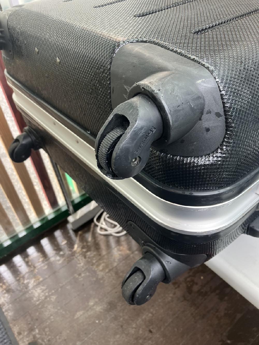 スーツケースシングルキャスター交換