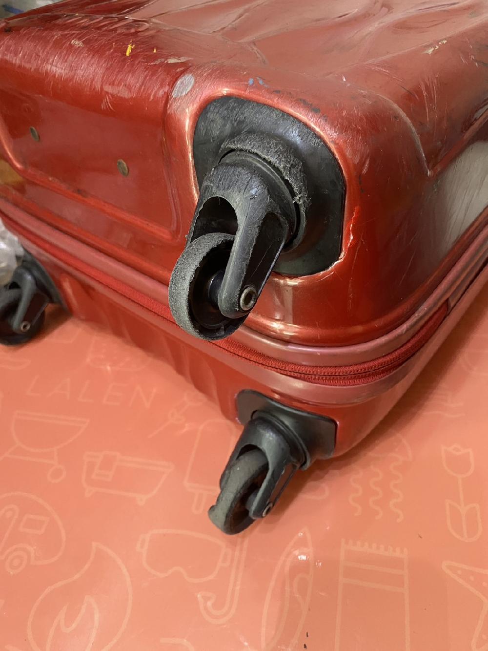 スーツケースシングルキャスター交換