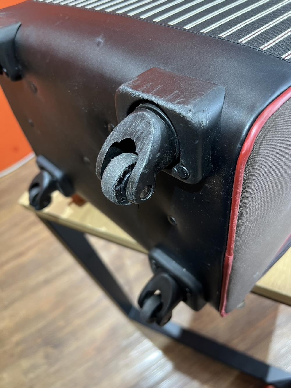 スーツケースシングルキャスター交換