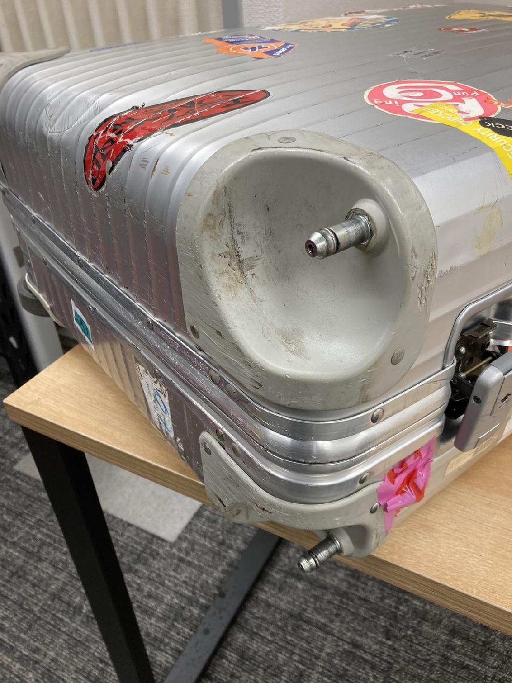 RIMOWA前輪ダブルキャスター交換｜突然タイヤが取れてしまった｜修理実績｜スーツケースなおします