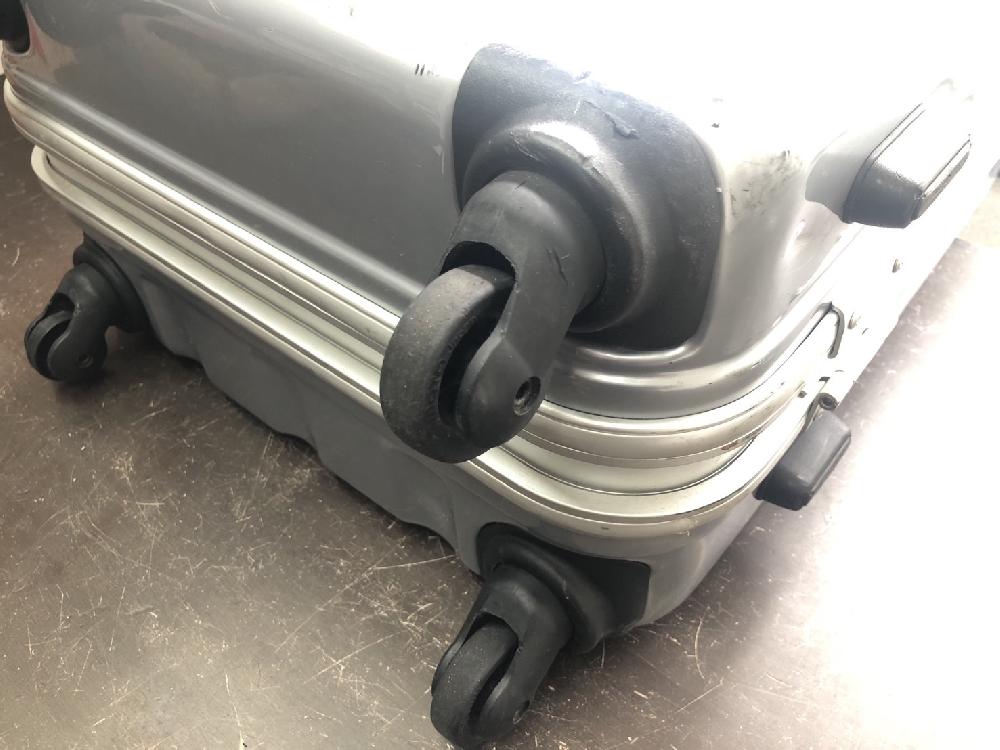 スーツケースシングルキャスター交換