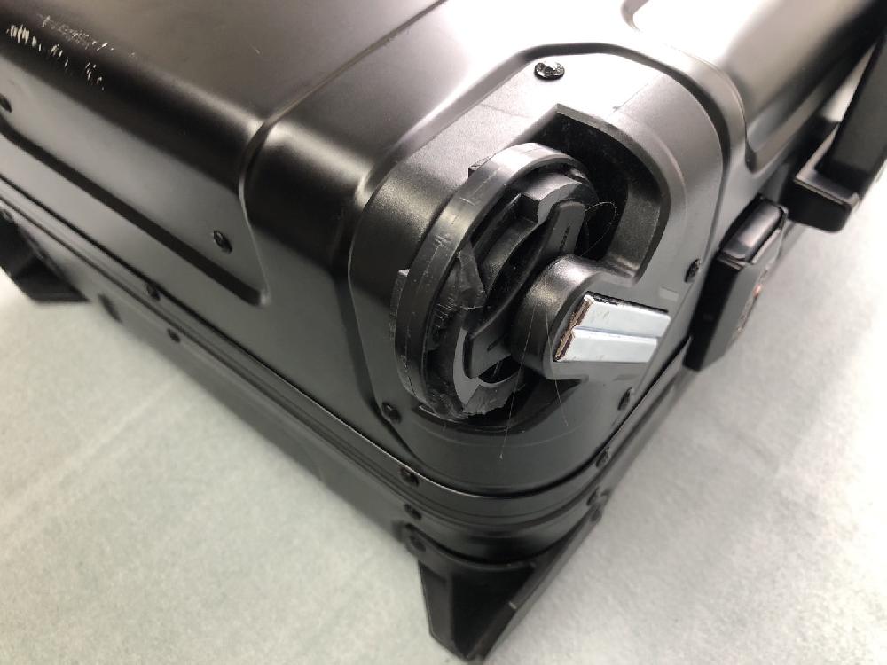 ゼロハリバートン２輪キャスター交換