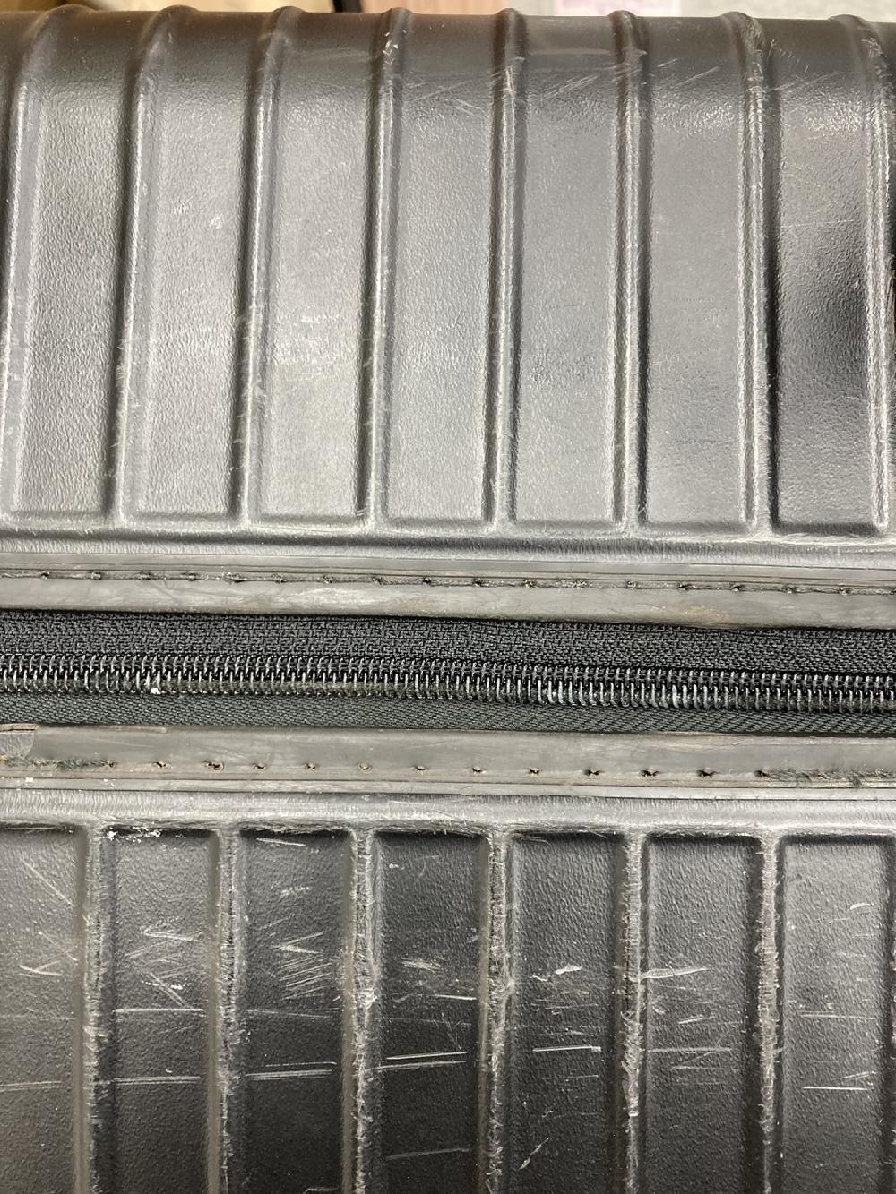 RIMOWAファスナー部分裁縫修理