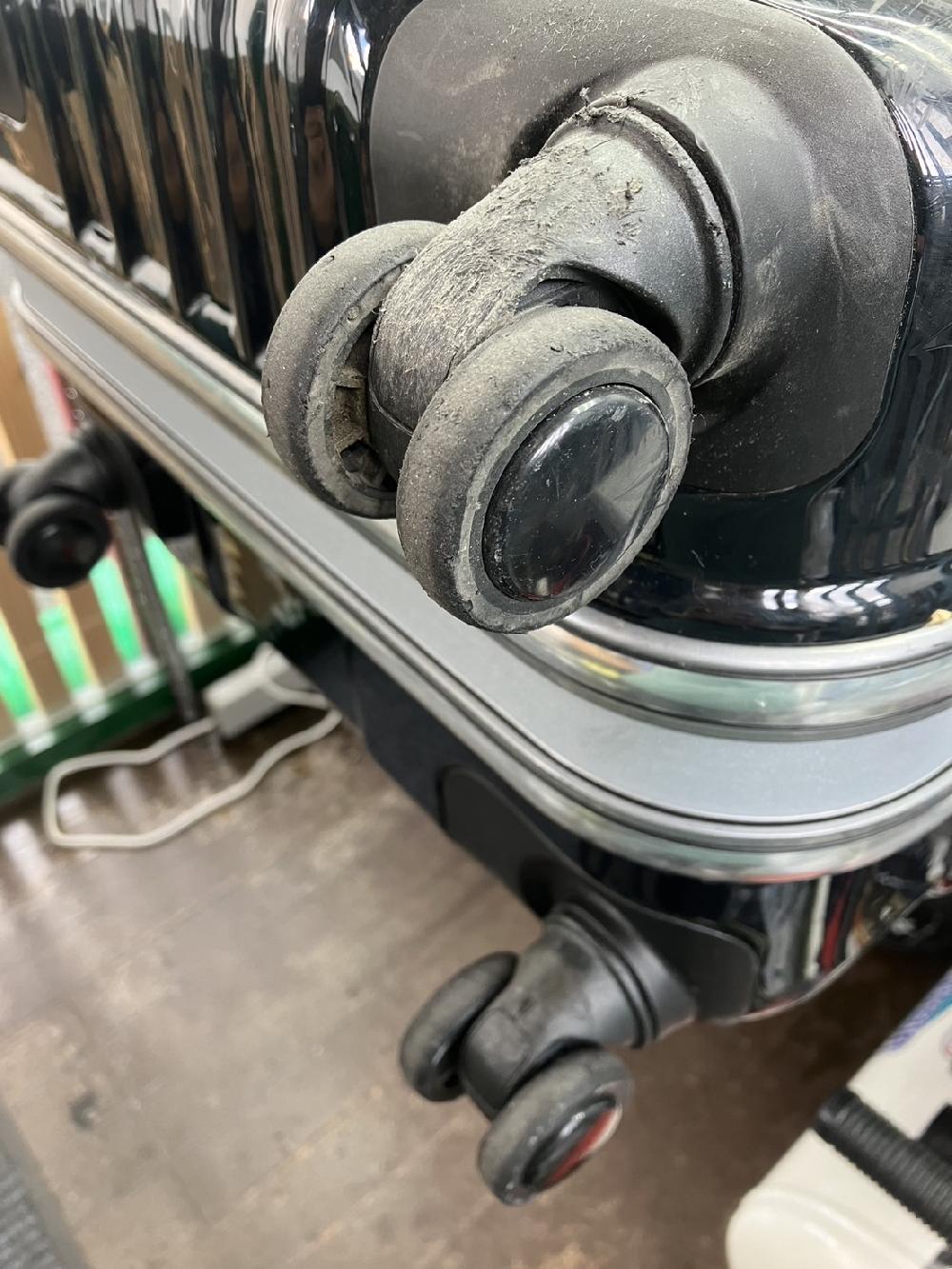 スーツケースダブルキャスター交換