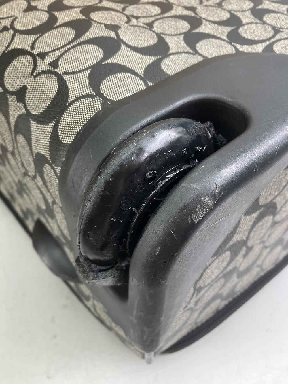 ＣＯＡＣＨスーツケース二輪キャスター交換