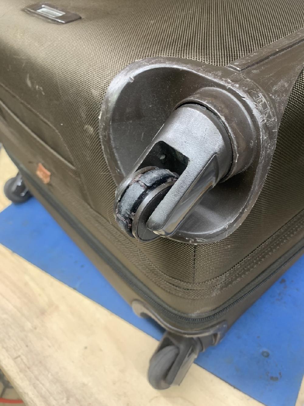 TUMIシングルキャスター交換｜タイヤを交換したい｜修理実績｜スーツケースなおします