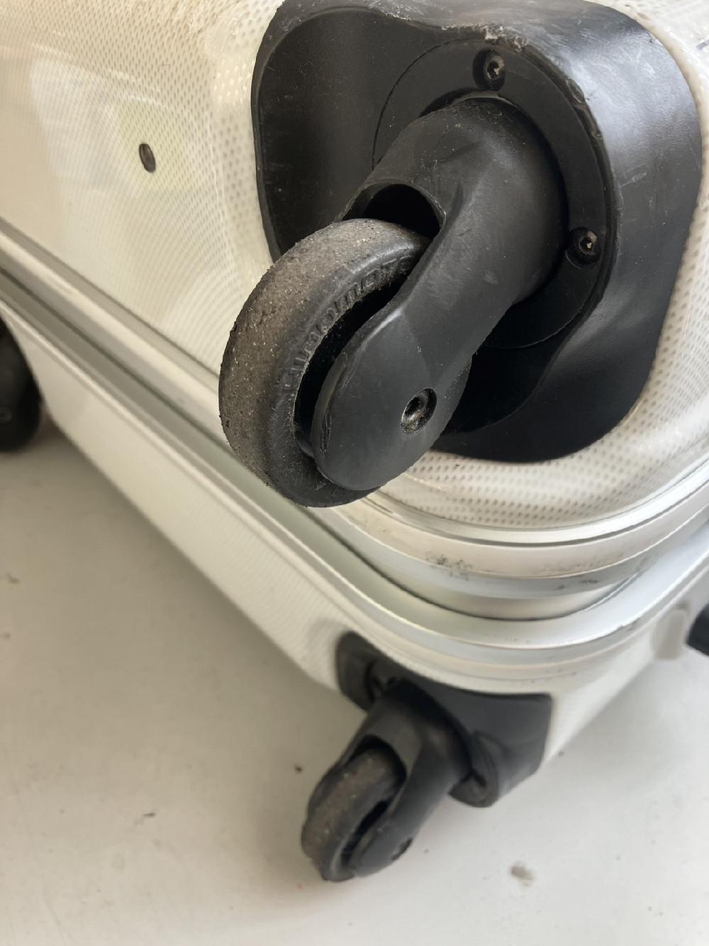 スーツケースシングルキャスター交換