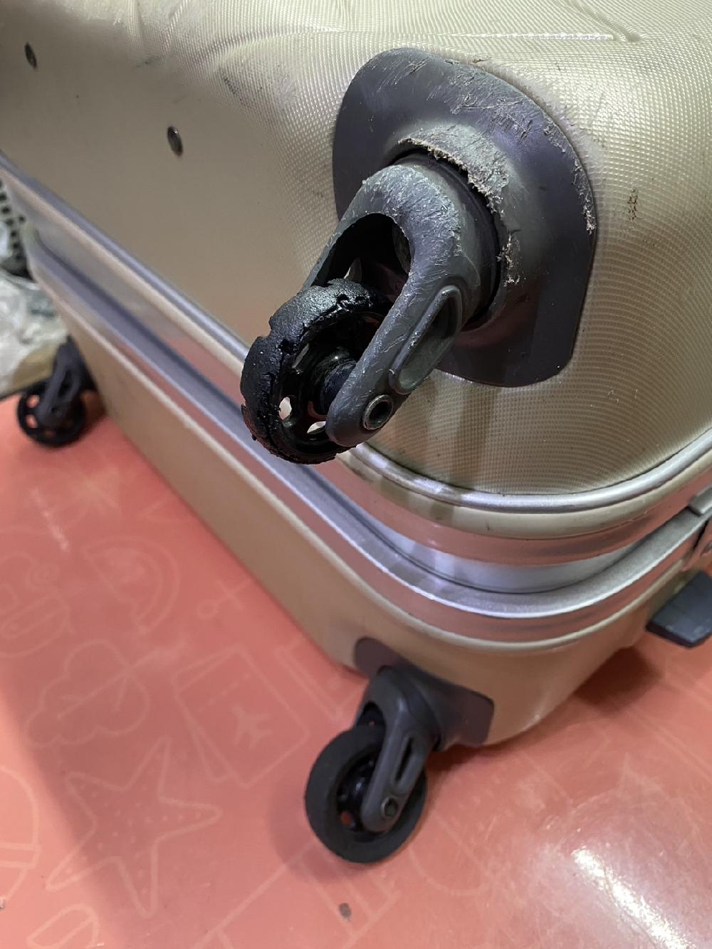 SUNCOキャスター4本交換