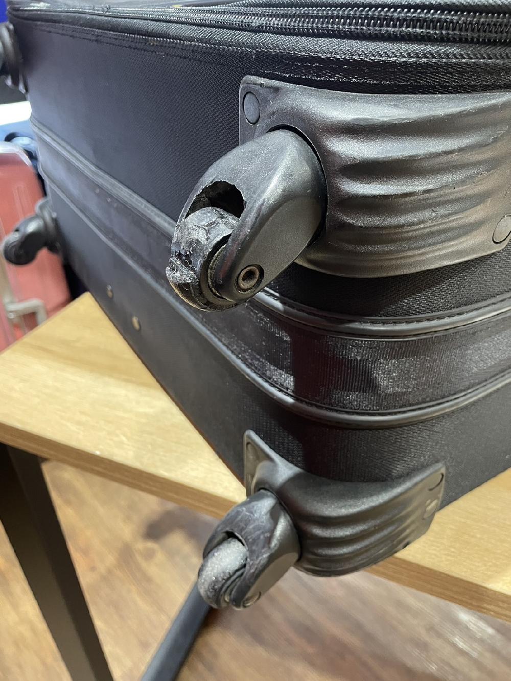 スーツケースシングルキャスター交換