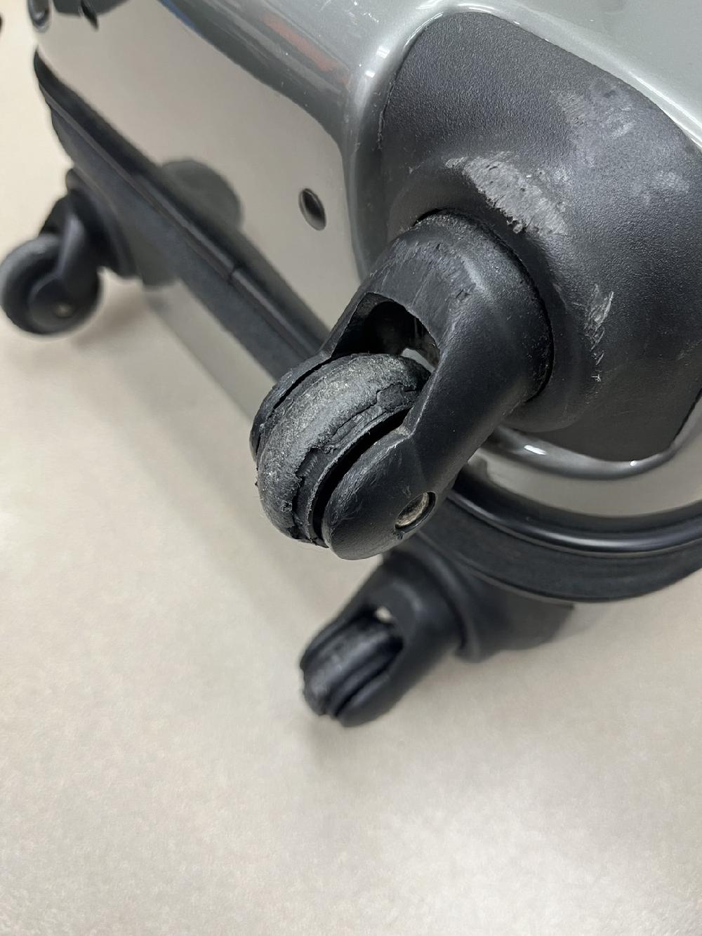 スーツケースシングルキャスター交換