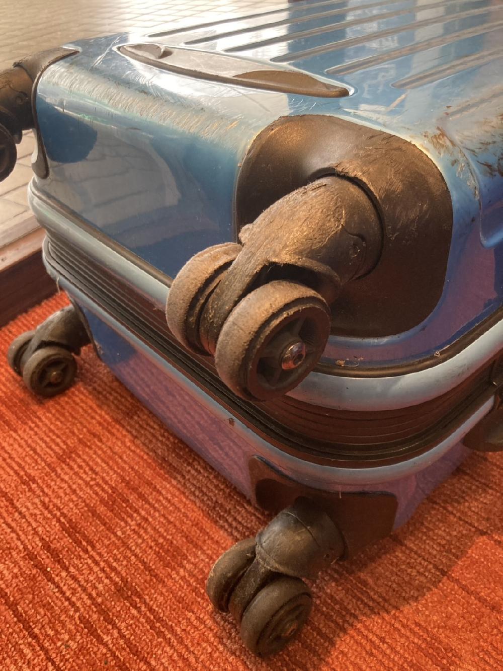 スーツケースダブルキャスター交換 