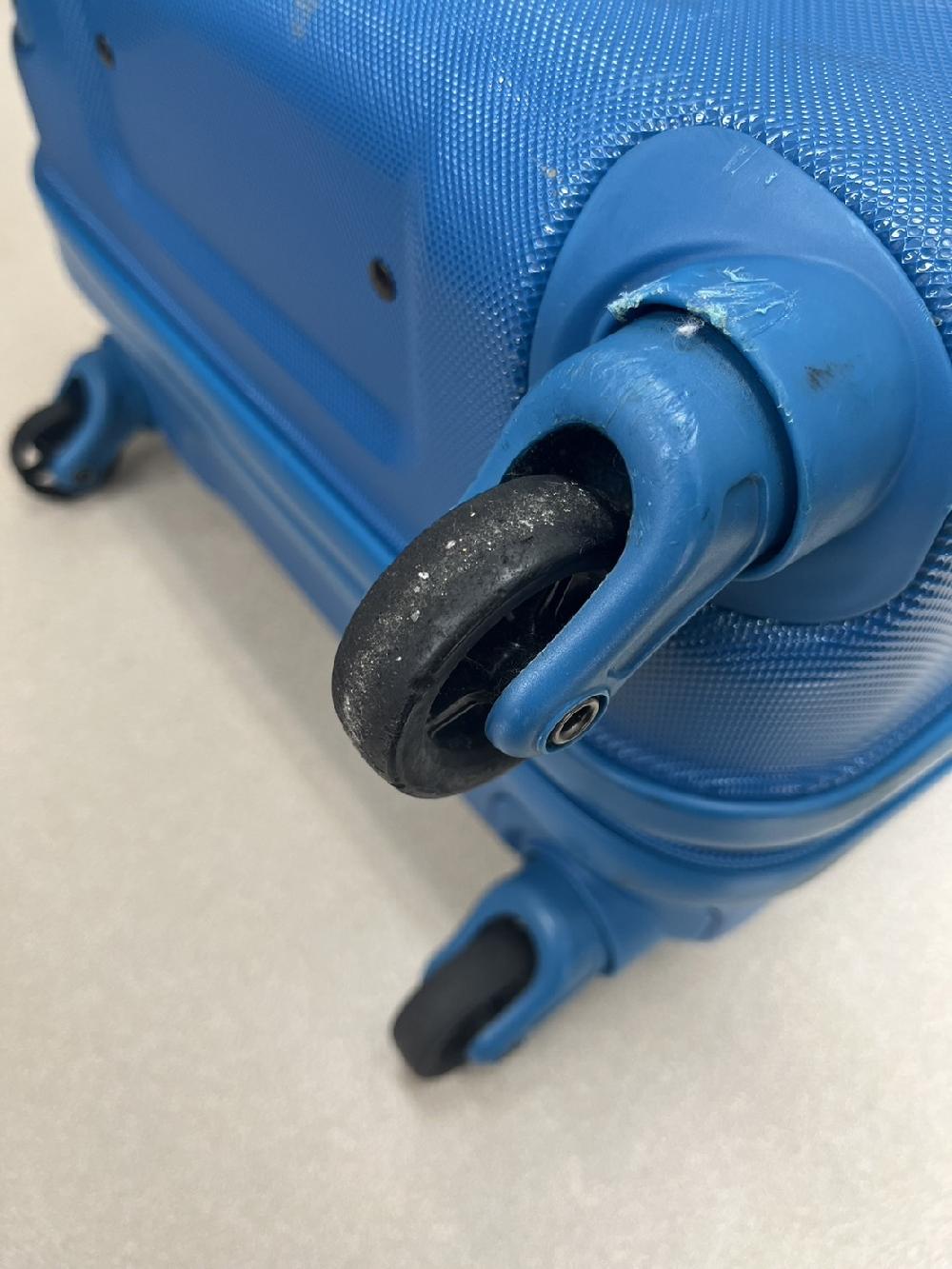 ACEスーツケースキャスター交換｜タイヤが摩耗｜修理実績｜スーツケースなおします