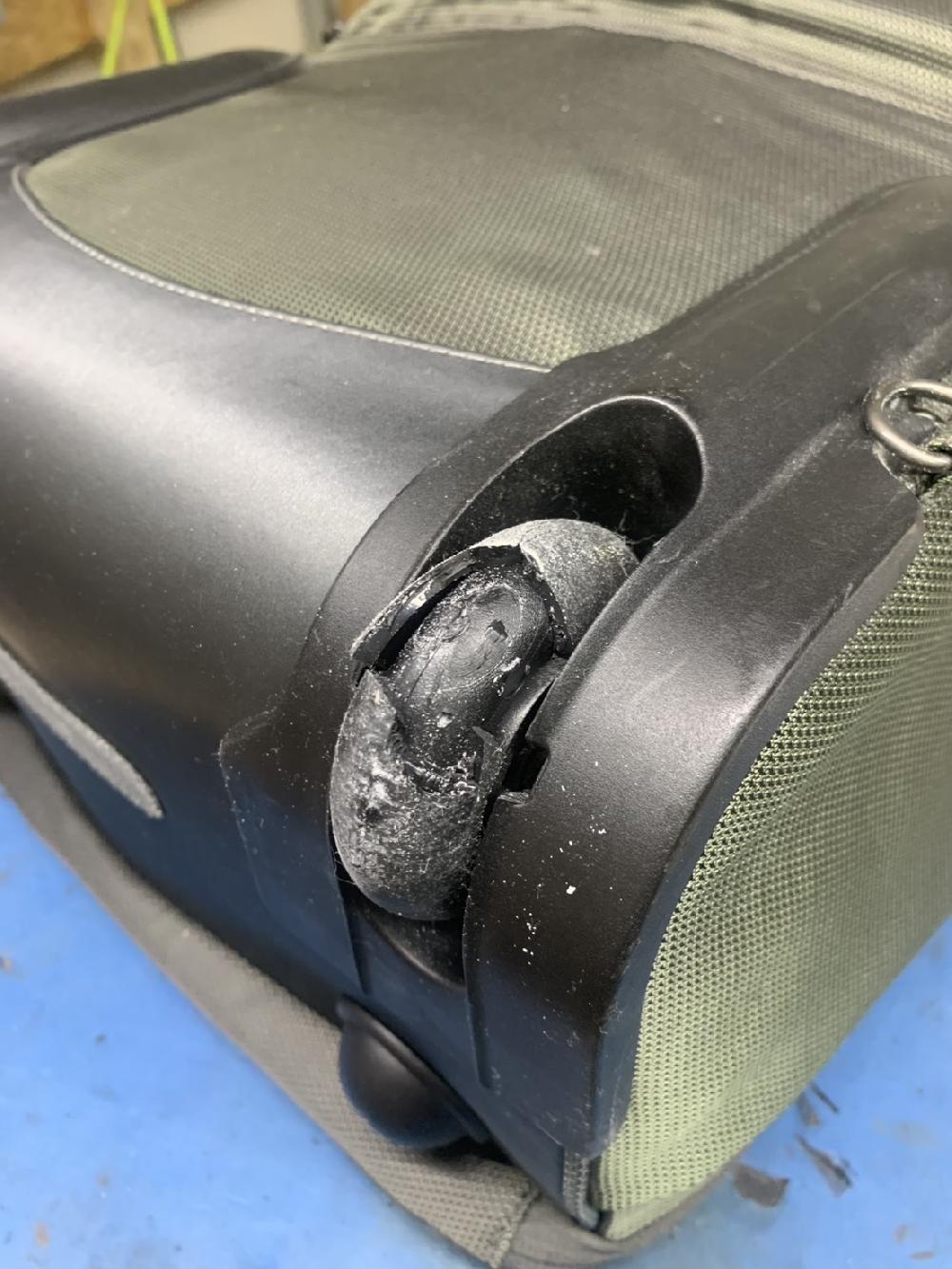 TUMI キャスター2輪交換