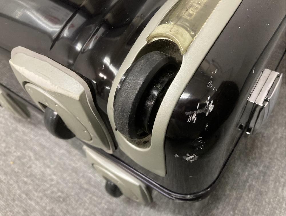 ゼロハリバートン2輪キャスター交換