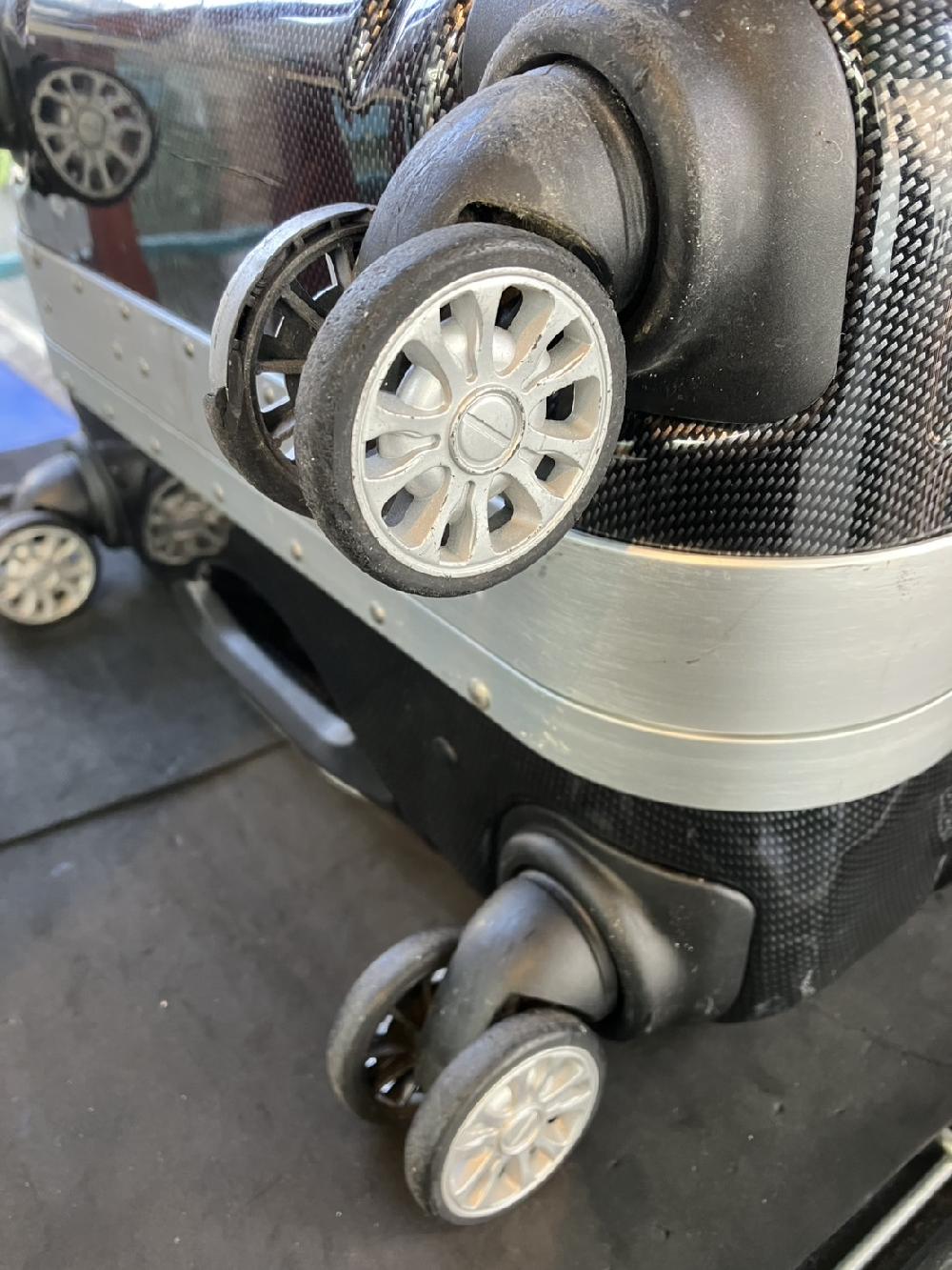 グリップマスタースーツケースダブルキャスター交換