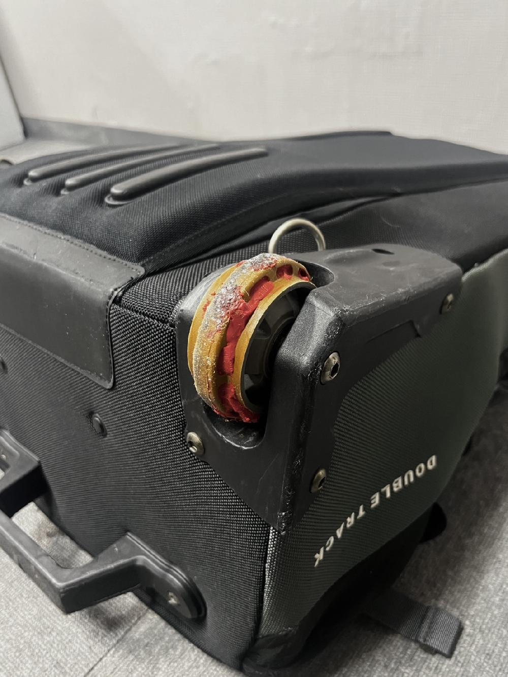 ノースフェイス・スーツケース二輪キャスター交換