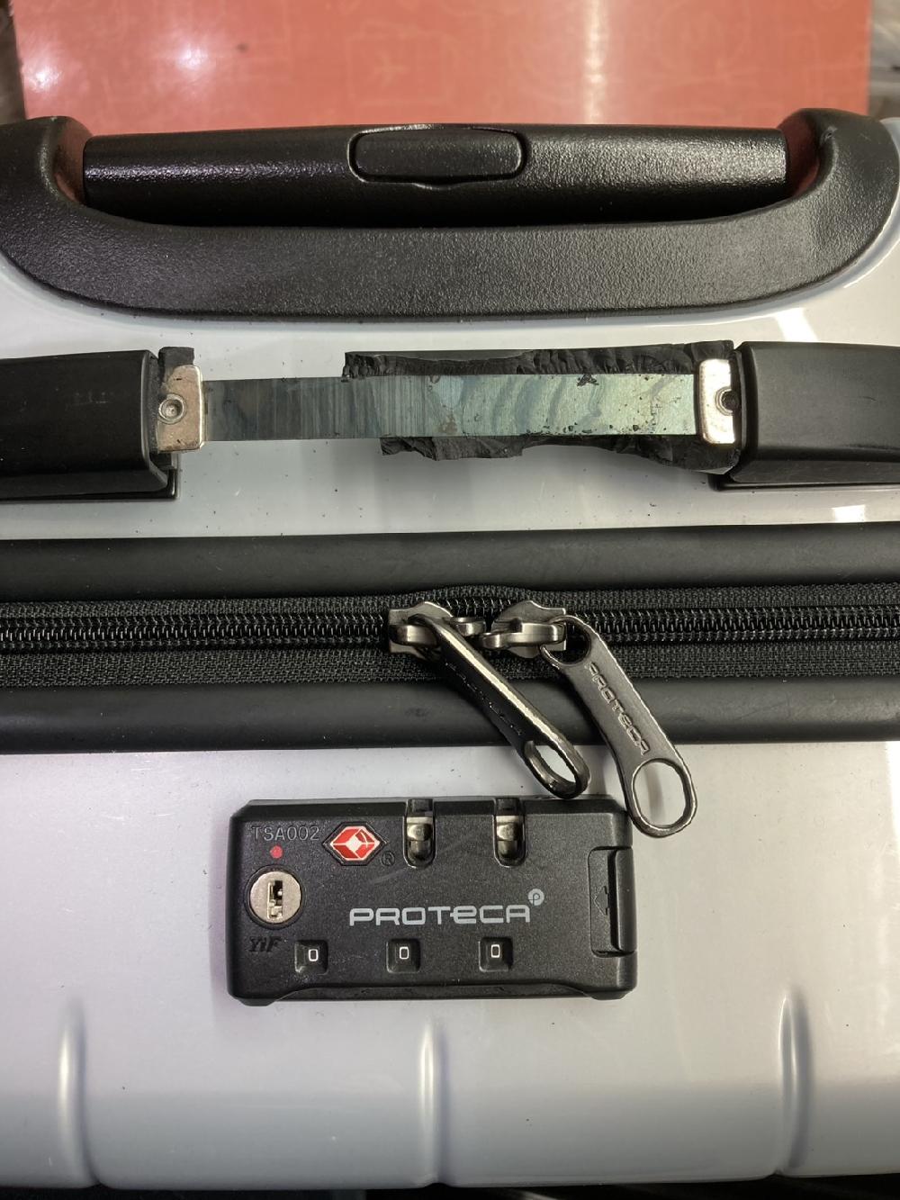 【ハンドル交換】プロテカハンドル交換 ｜ゴムの部分が無くなった｜修理実績｜スーツケースなおします
