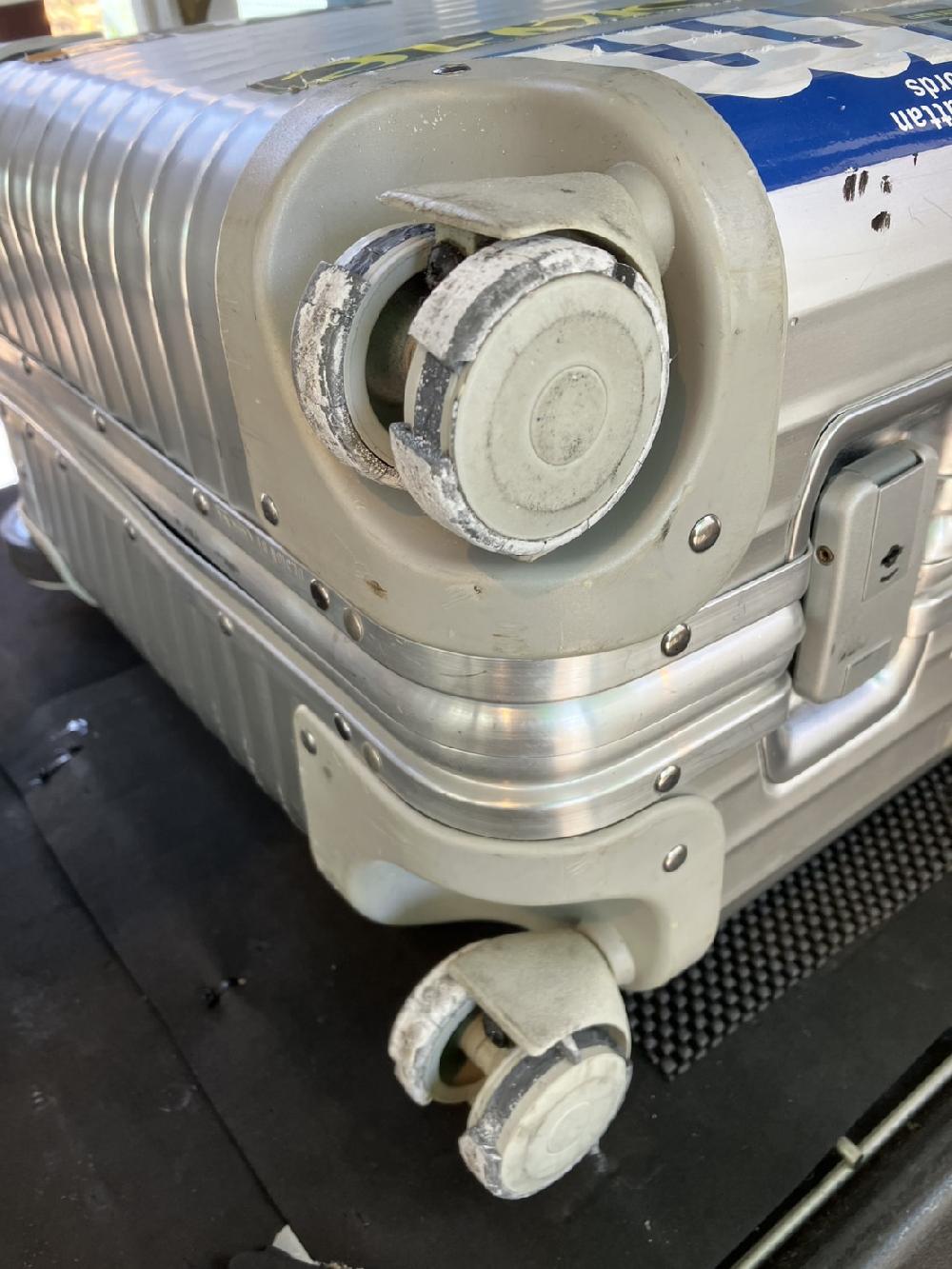 RIMOWA旧トパーズダブルキャスター交換