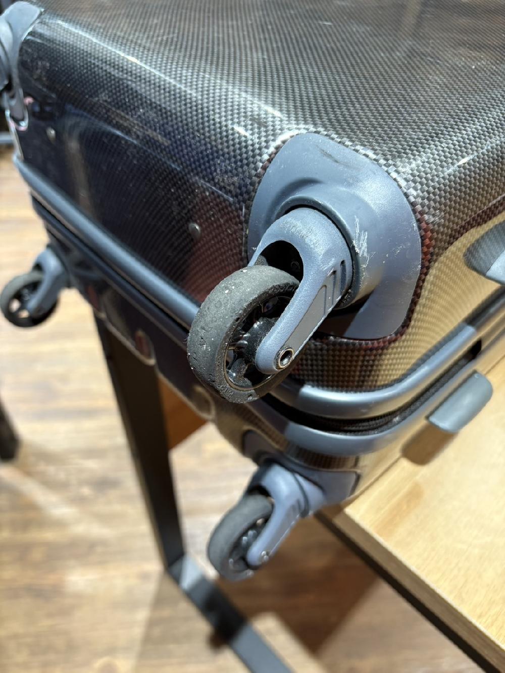 ワールドトラベラーシングルキャスター交換