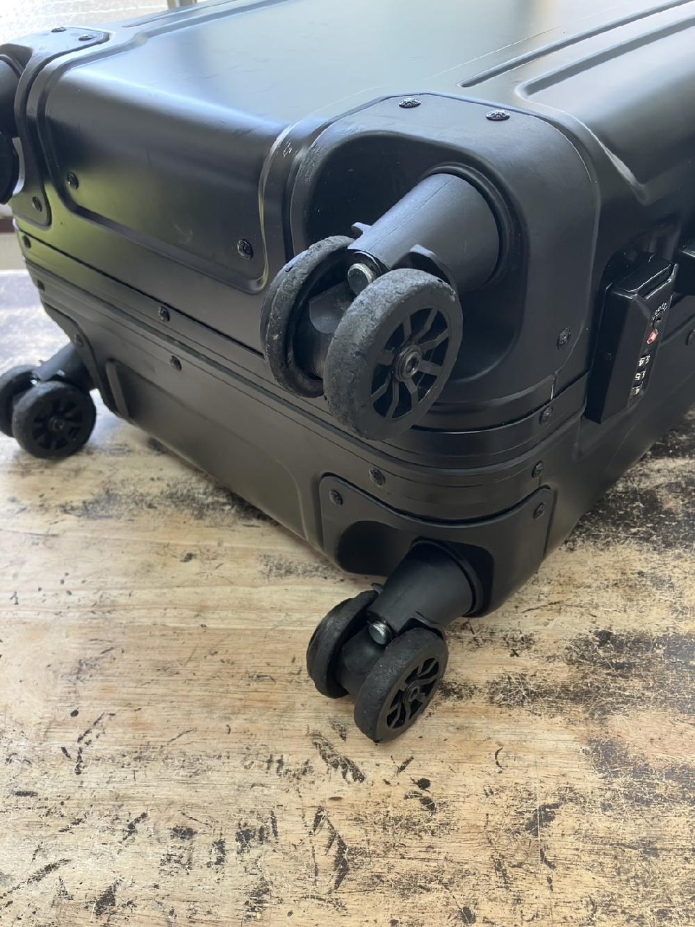 ゼロハリバートンダブルキャスター交換