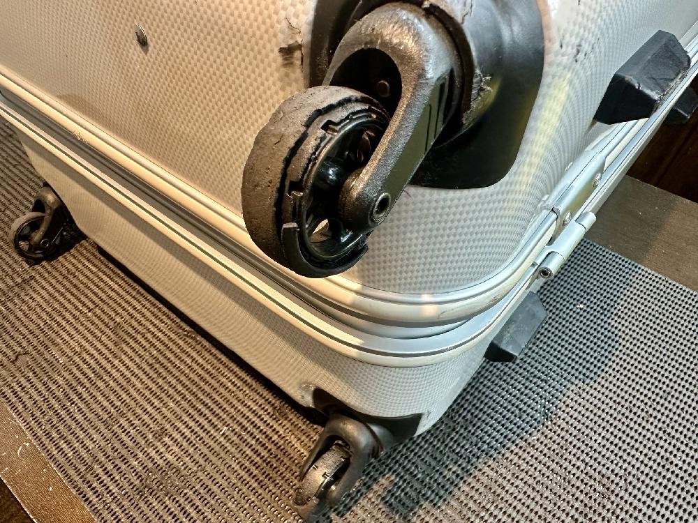 world travelerシングルキャスター交換