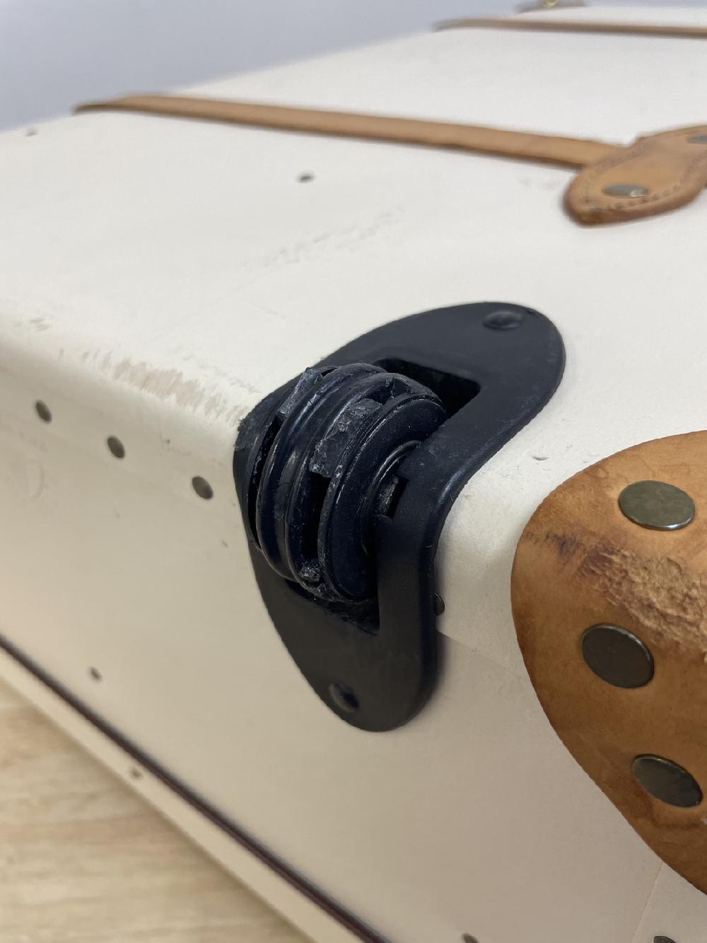 グローブトロッターキャスター交換