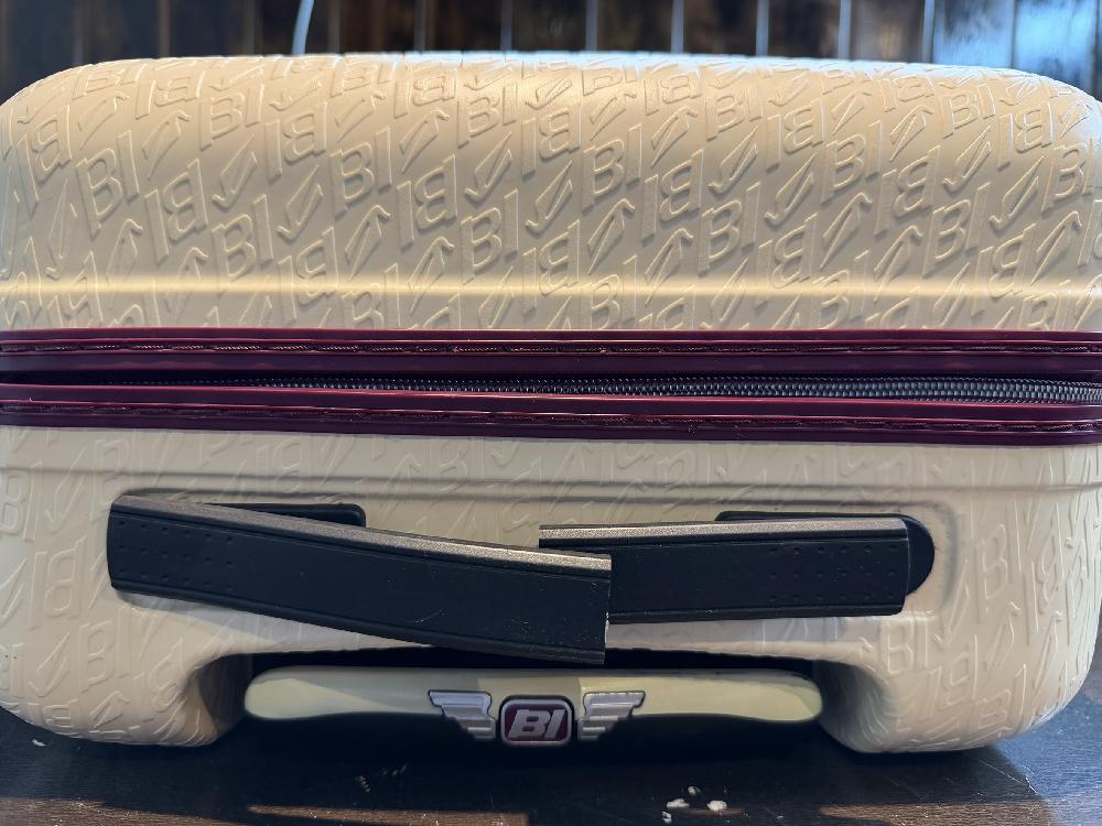 スーツケースハンドル交換 