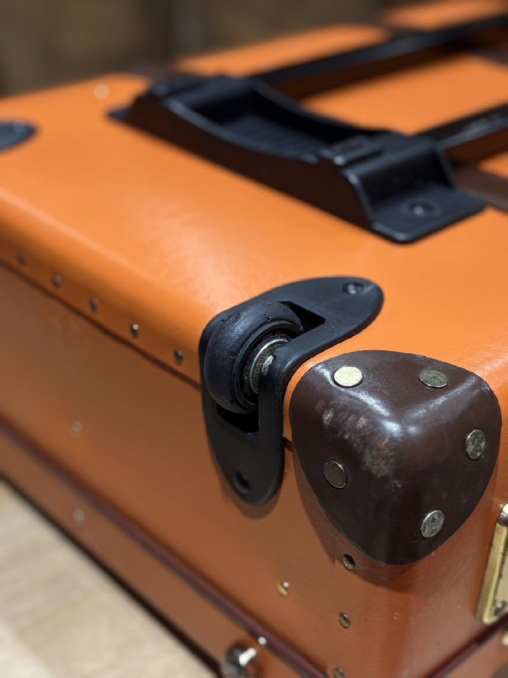 グローブトロッターキャスター交換