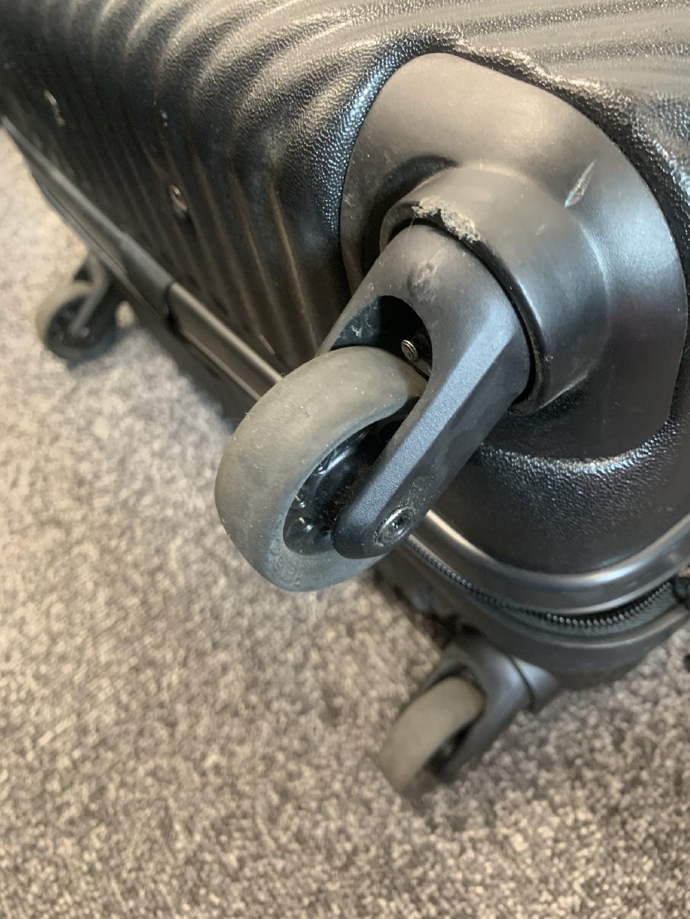 スーツケースシングルキャスター交換