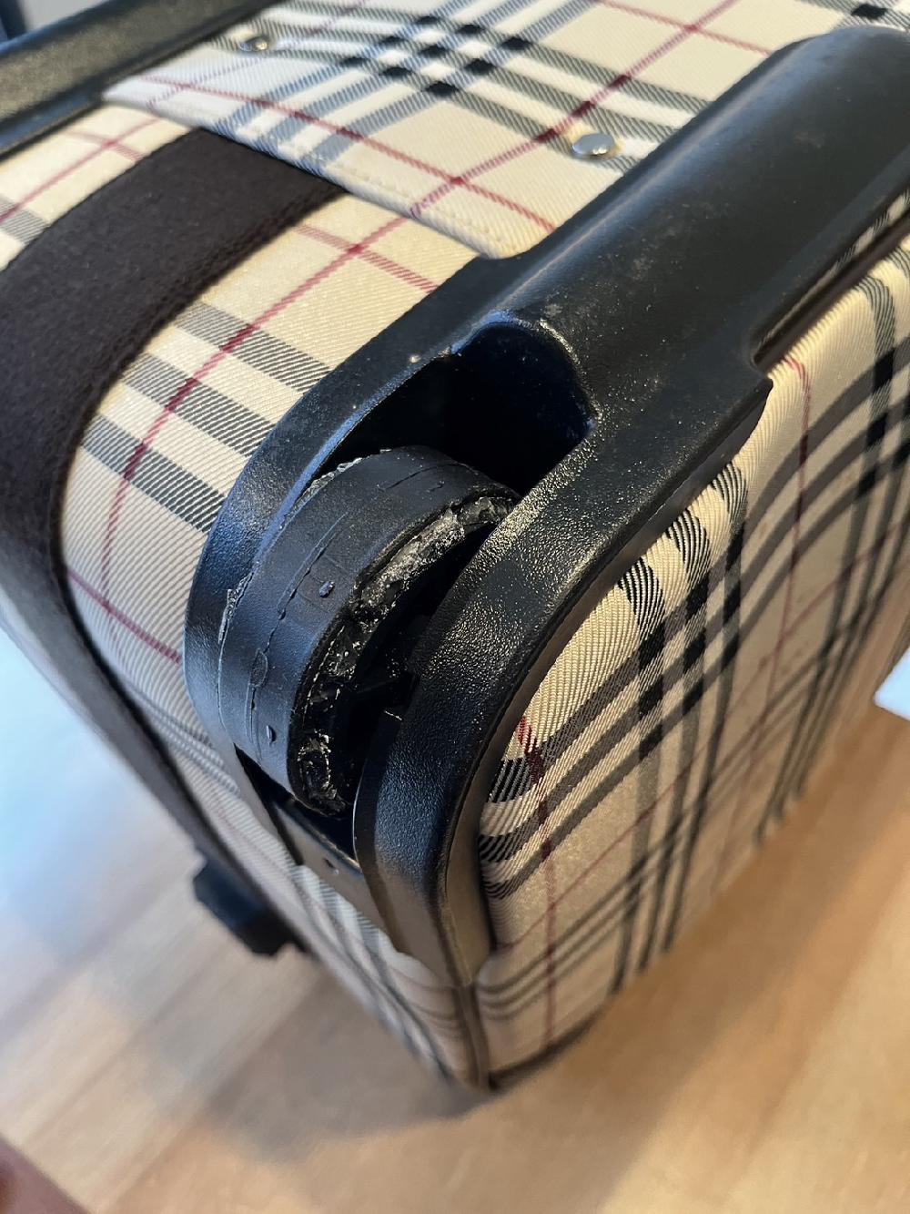 BURBERRYキャスター2輪交換