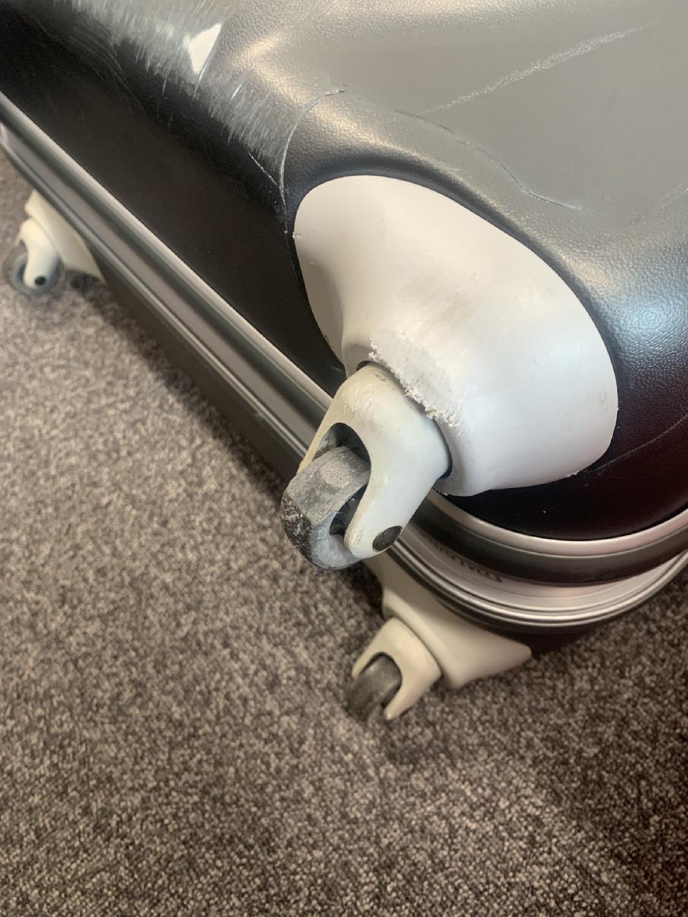 SPALDINGスーツケースシングルキャスター交換