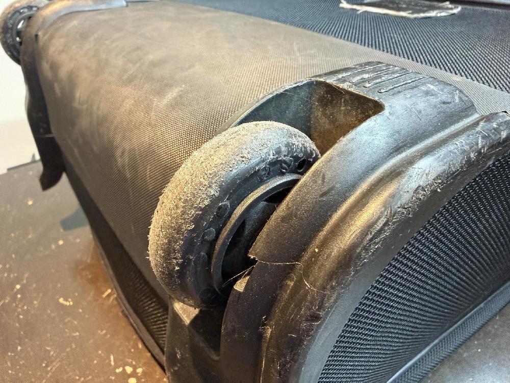 サムソナイト二輪キャスター交換