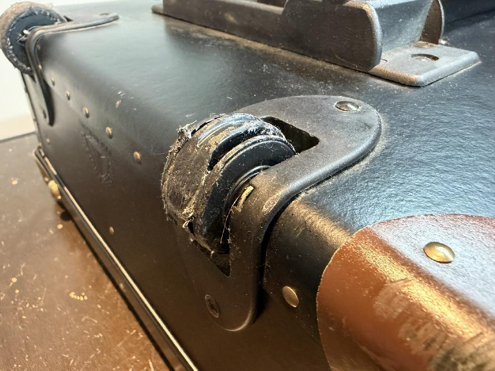 グローブトロッターキャスター交換