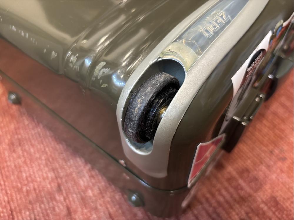 ゼロハリバートン2輪キャスター交換