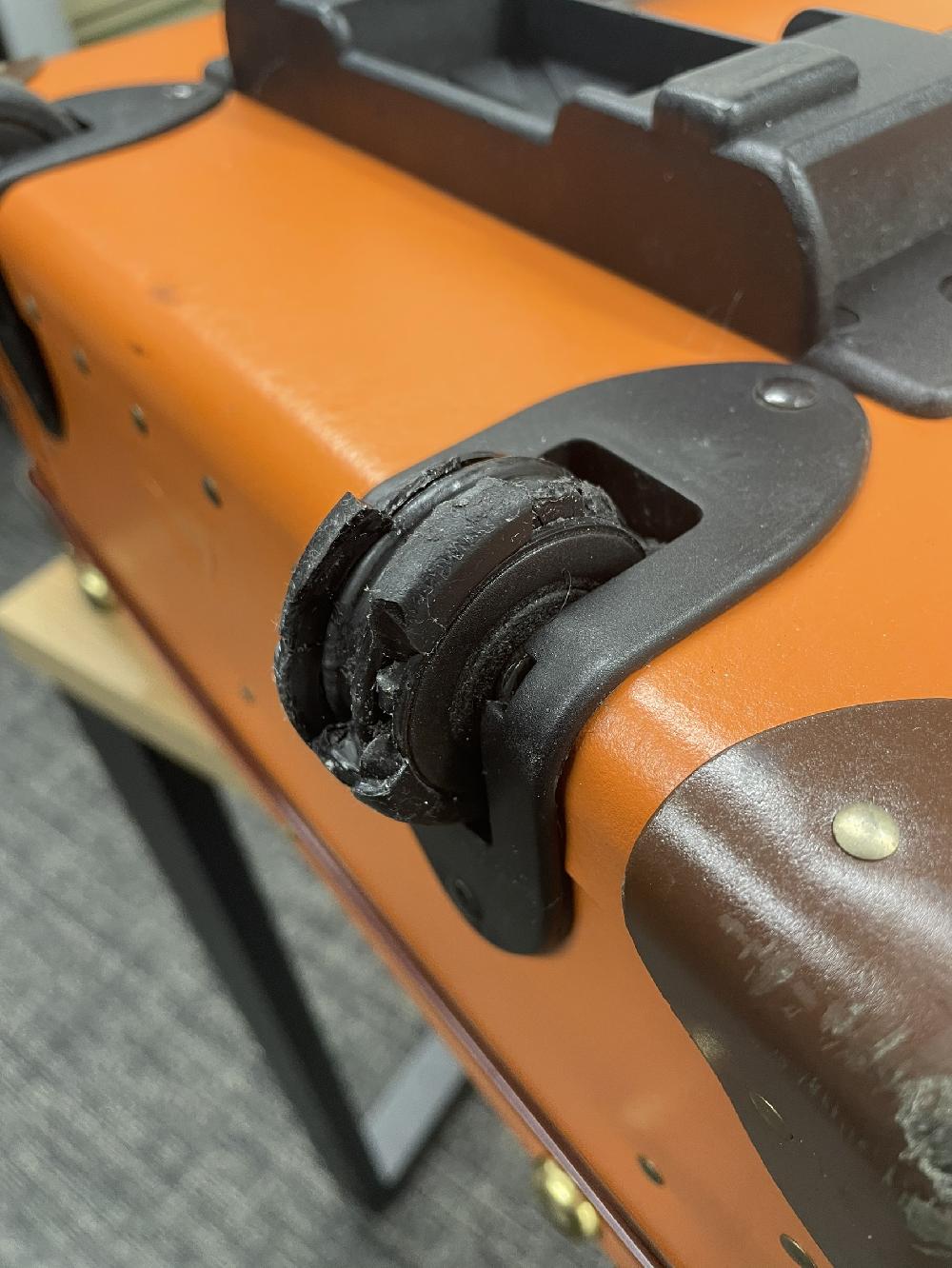 グローブトロッターキャスター交換 