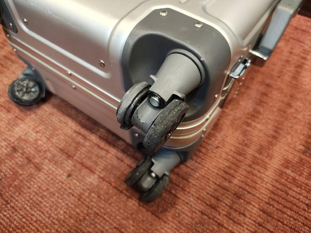 ゼロハリバートンダブルキャスター交換