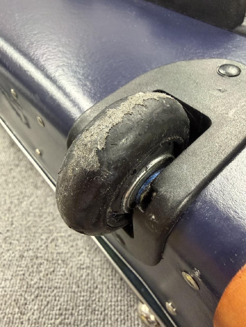 グローブトロッターキャスター交換