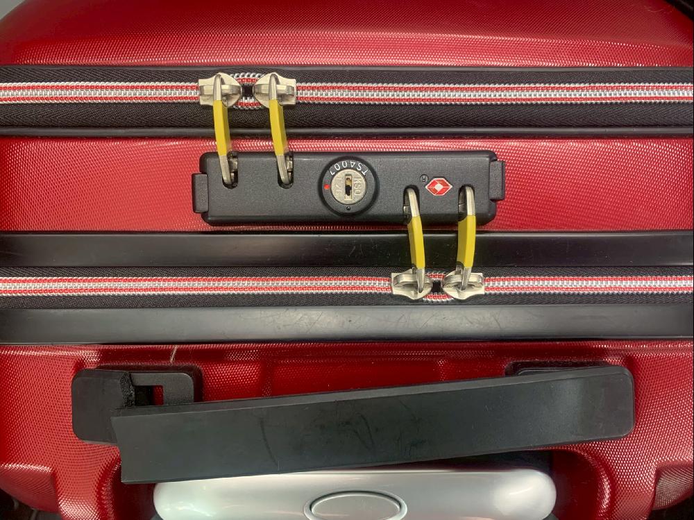 イノベータースーツケースハンドル交換