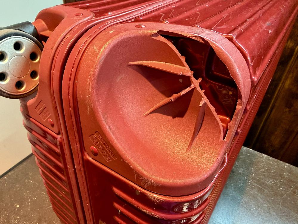 RIMOWAハウジング(キャスターの土台)交換