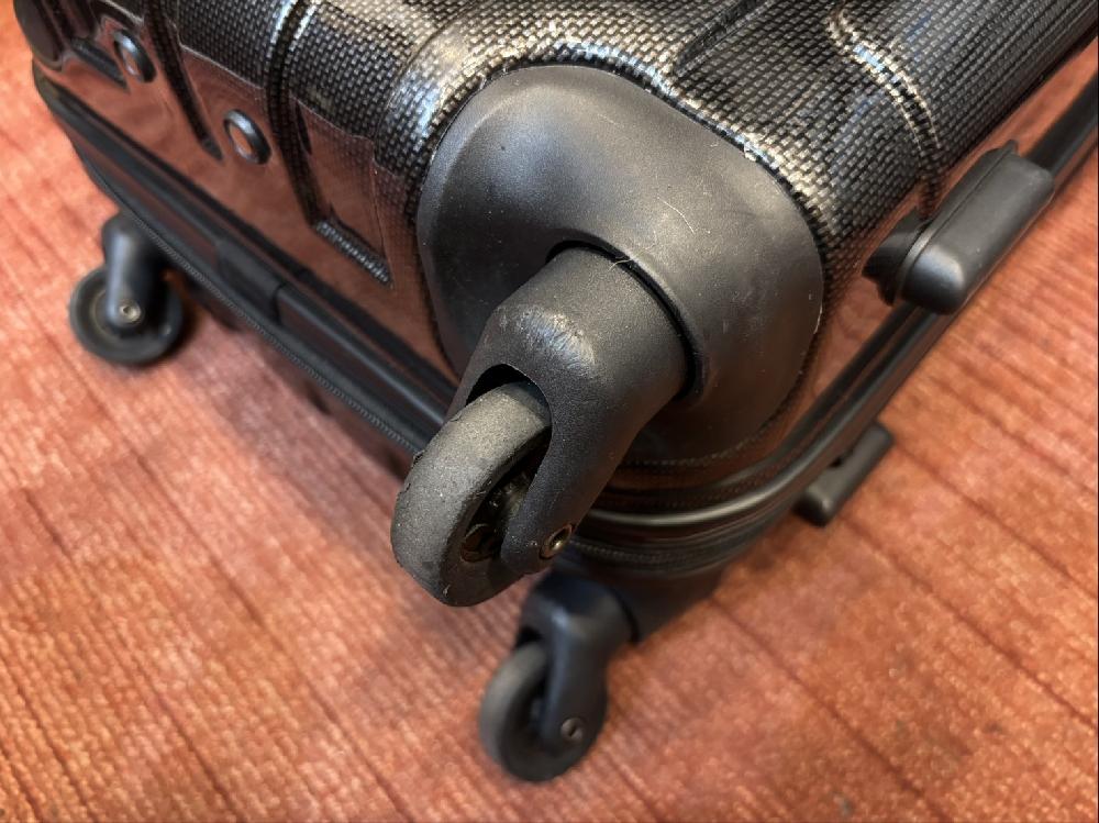スーツケースシングルキャスター交換