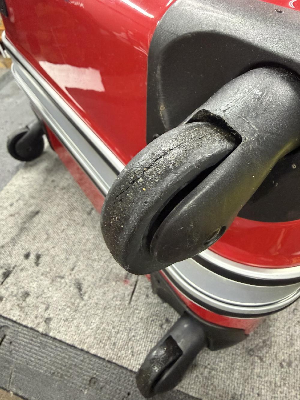 グリフィンランドスーツケースシングルキャスター交換