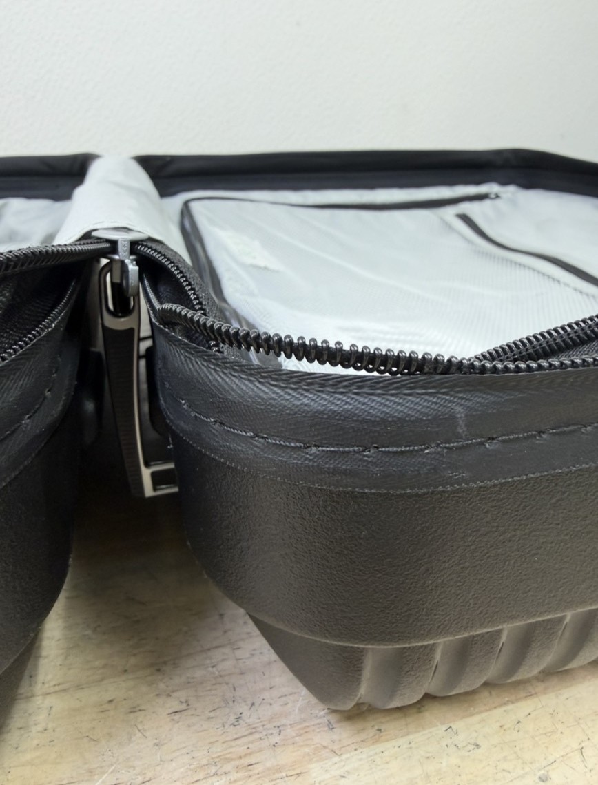 サムソナイトスーツケースファスナー部分縫製修理