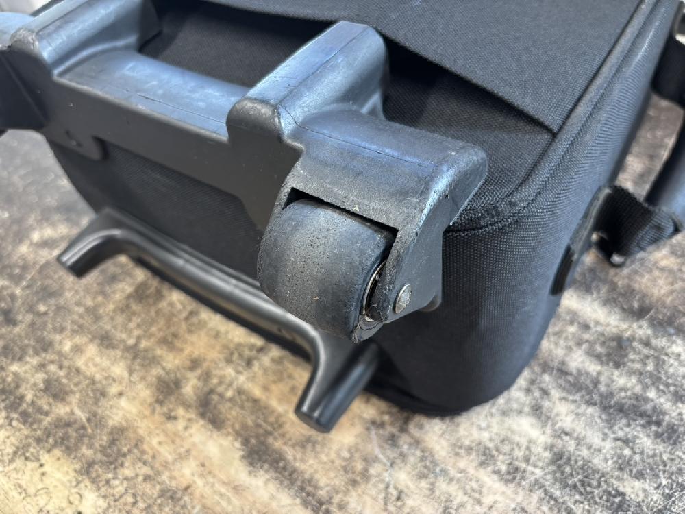 スーツケース二輪キャスター交換