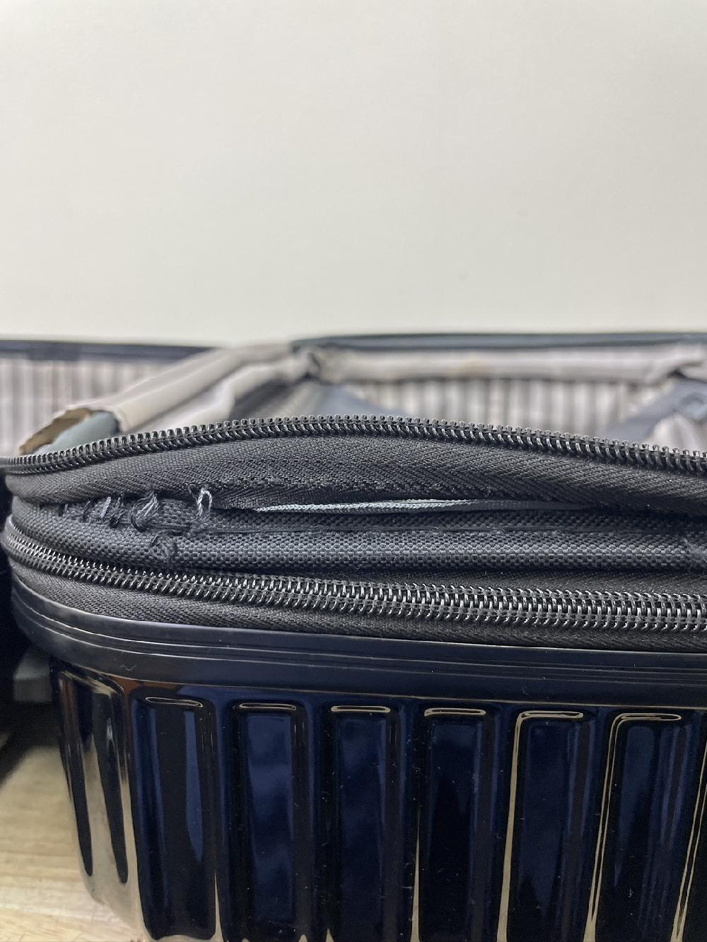 ACEスーツケースファスナー部分縫製修理