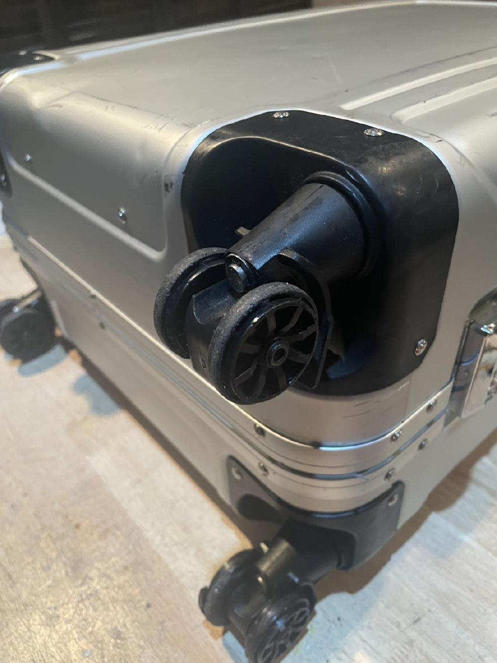 ゼロハリバートンダブルキャスター交換