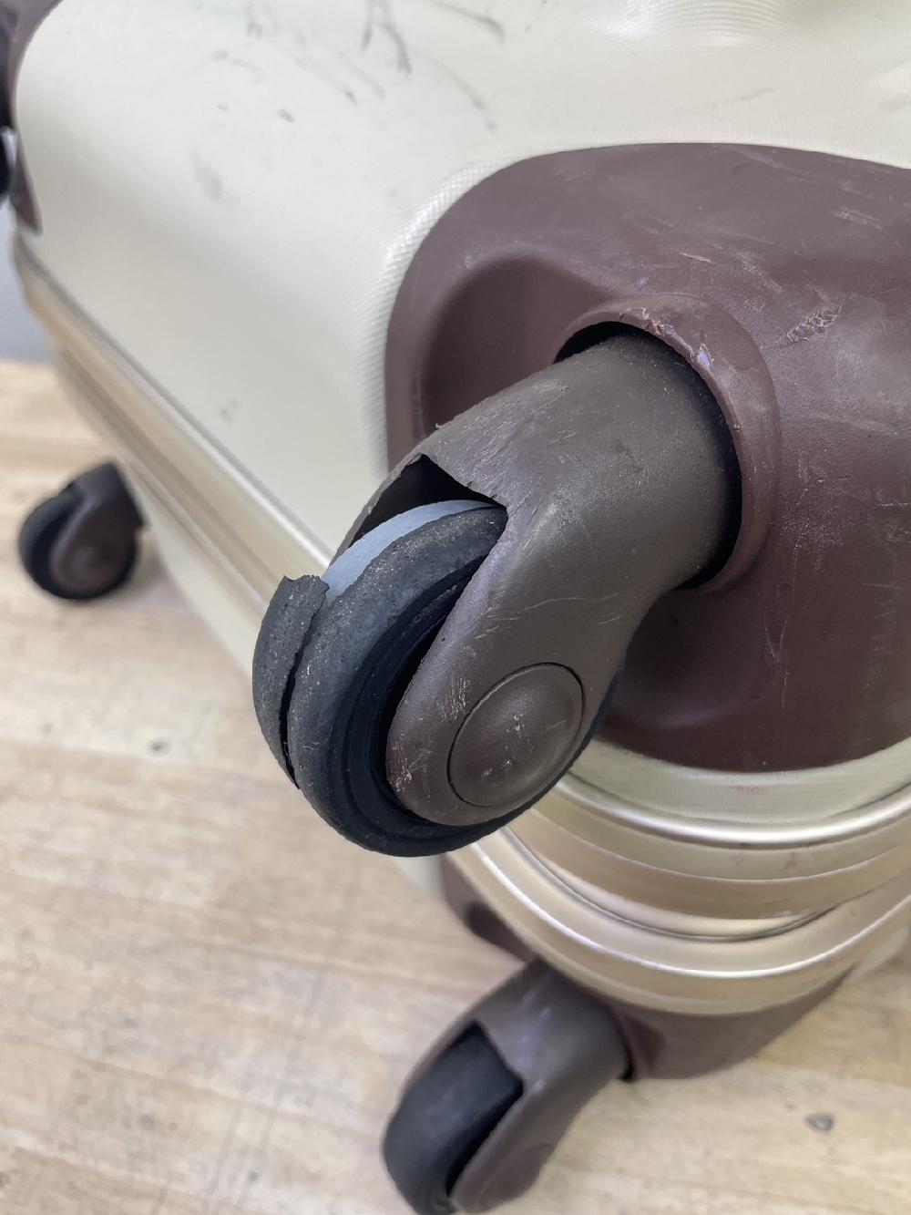 スーツケースシングルキャスター交換