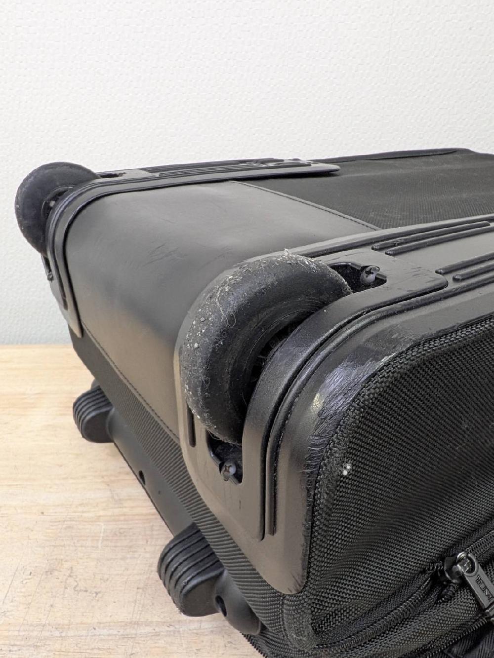 TUMI キャスター2輪交換