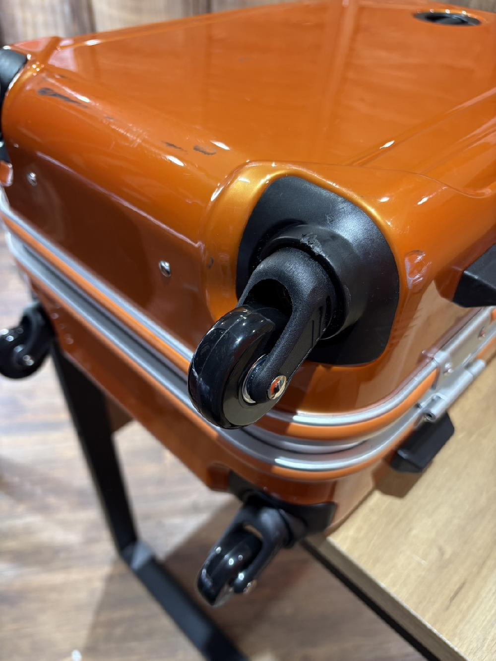 ワールドトラベラーシングルキャスター交換