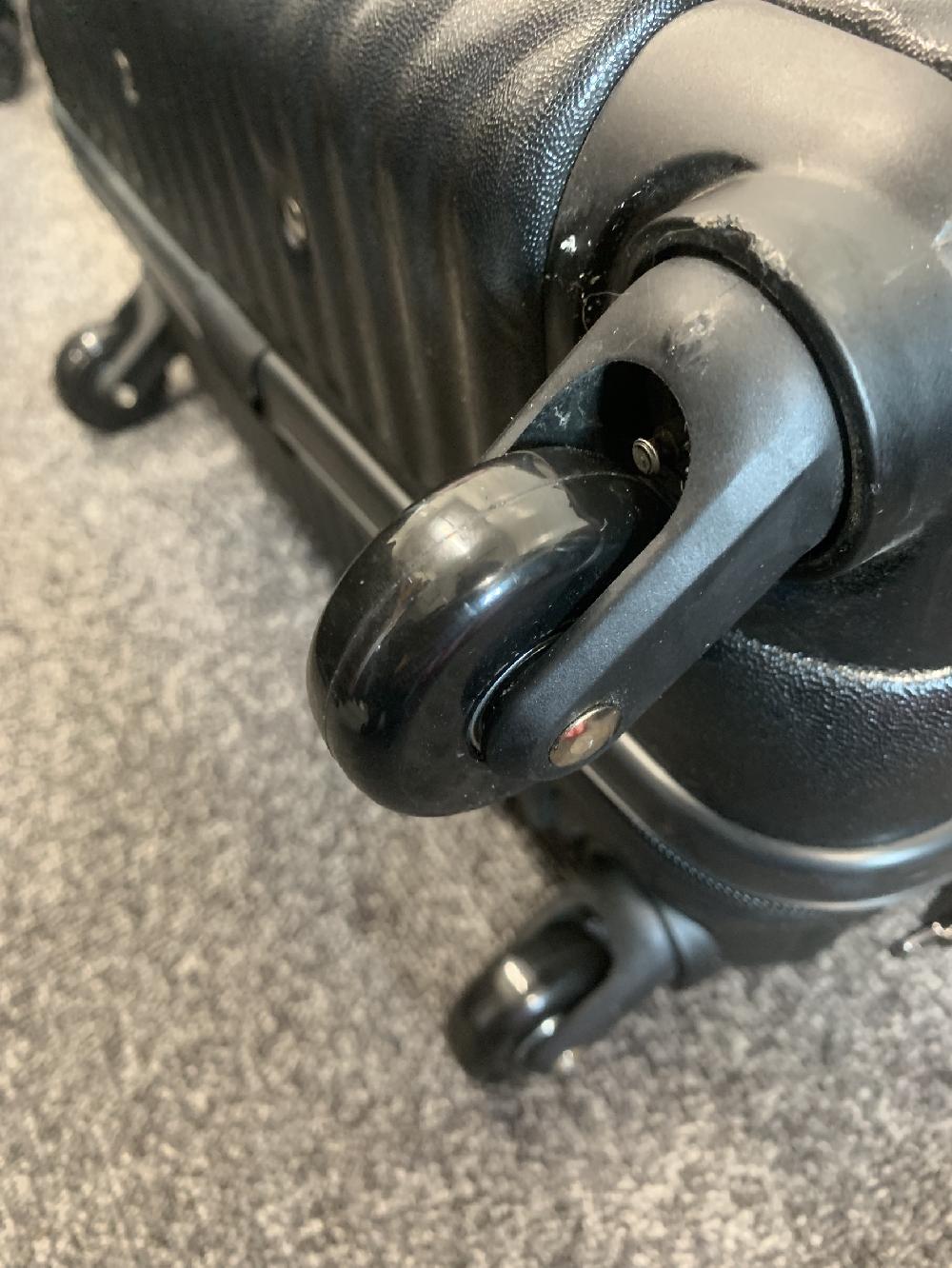 スーツケースシングルキャスター交換